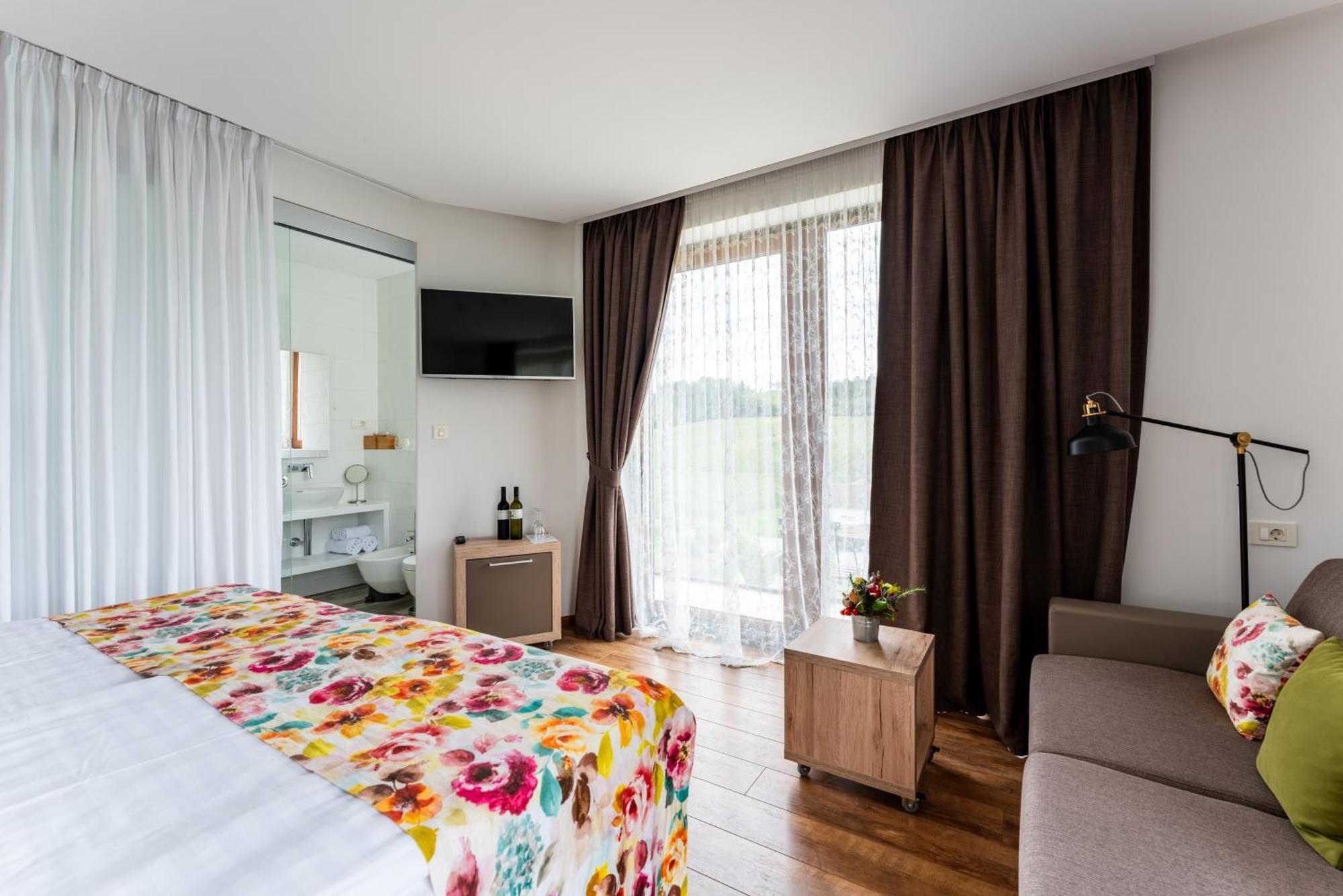 Bed&Breakfast Vinarija Coner Bjelovar Kamer foto
